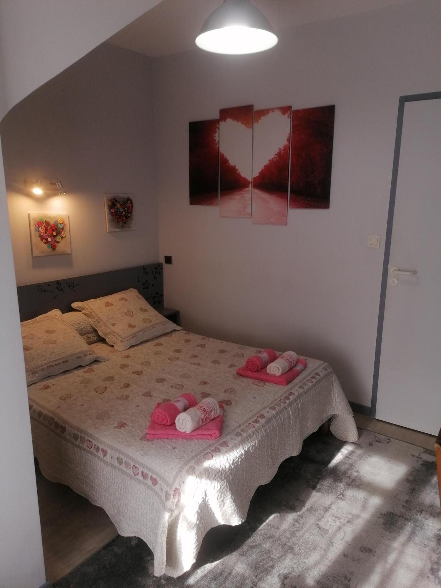Chambres D'Hotes L'Astazou カヴァルニ エクステリア 写真