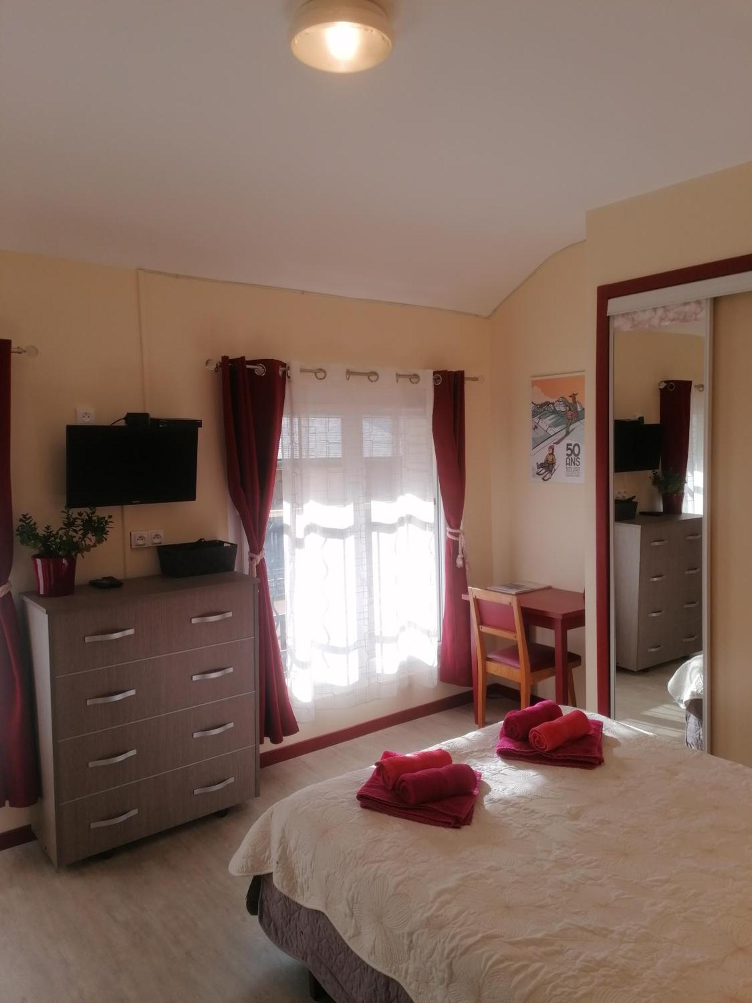 Chambres D'Hotes L'Astazou カヴァルニ エクステリア 写真